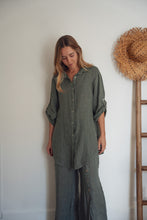 Load image into Gallery viewer, 100% Linen Long Sleeve Shirt
